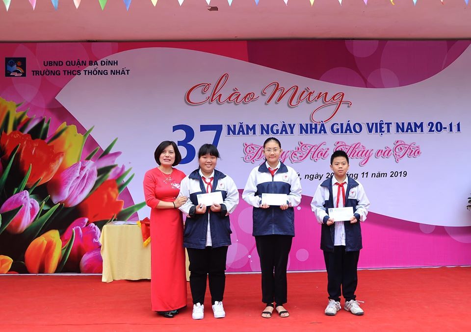 CHI BỘ TRƯỜNG THCS THỐNG NHẤT TỔ CHỨC LỄ KẾT NẠP ĐẢNG VIÊN MỚI