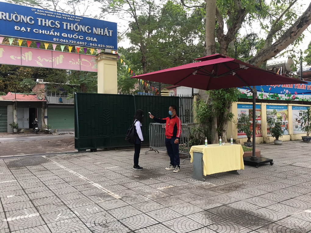 Thầy và trò trường THCS Thống Nhất hào hứng trở lại trường sau 1 tháng nghỉ Tết
