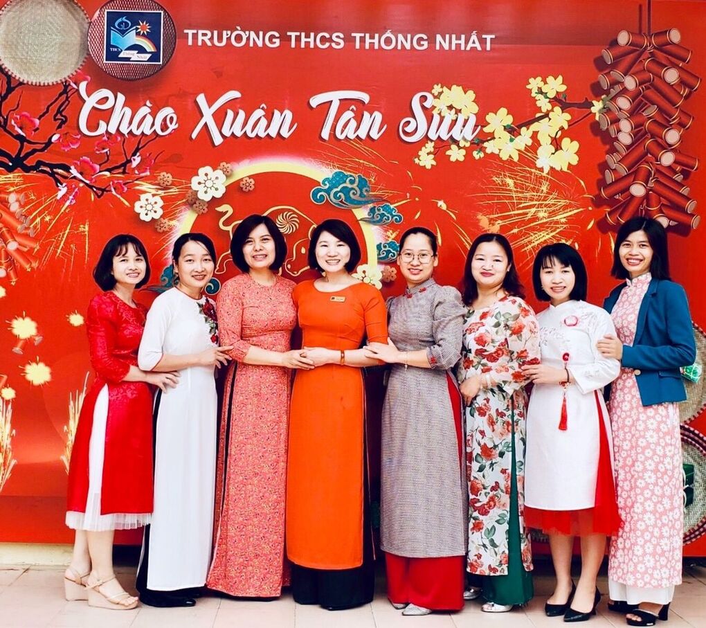 Nữ giáo viên Trường THCS Thống Nhất tỏa sáng trong “Tuần lễ áo dài” năm 2021