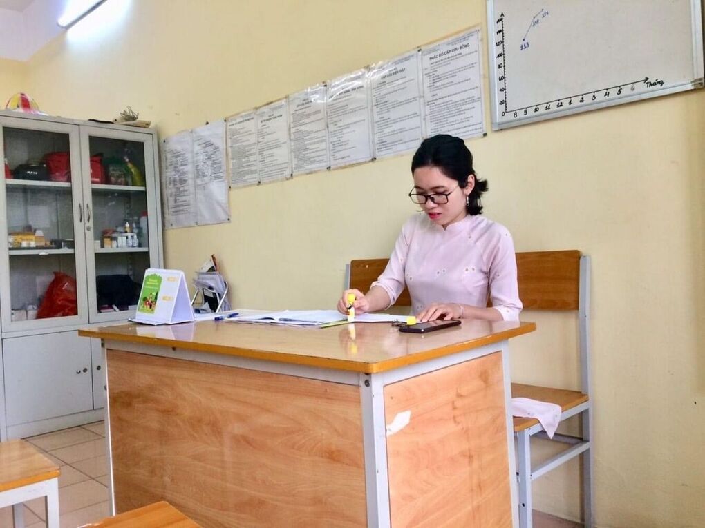 Cô Vũ Bích Ngọc – “Táo y tế” nhiệt tình và tận tâm với công việc của trường THCS Thống Nhất