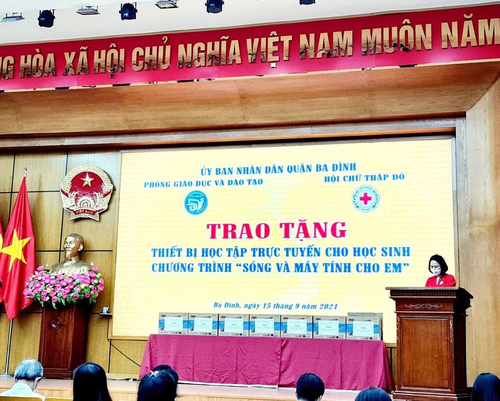 Chương trình “Sóng và máy tính cho em” của Quận Ba Đình lan toả yêu thương - ấm lòng mùa dịch