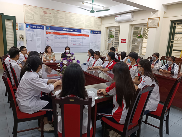 Ban giám hiệu gặp mặt động viên đội tuyển thi HSG cấp quận năm học 2022-2023