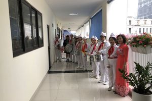 Đội nghi lễ trường THCS Thống Nhất chúc mừng Đại hội Đại biểu Phụ nữ phường Đội Cấn, thứ 7 (20/3/2021).