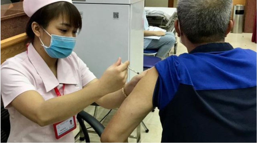 Những lợi ích bạn sẽ nhận được khi tiêm vaccine COVID-19 mũi 4