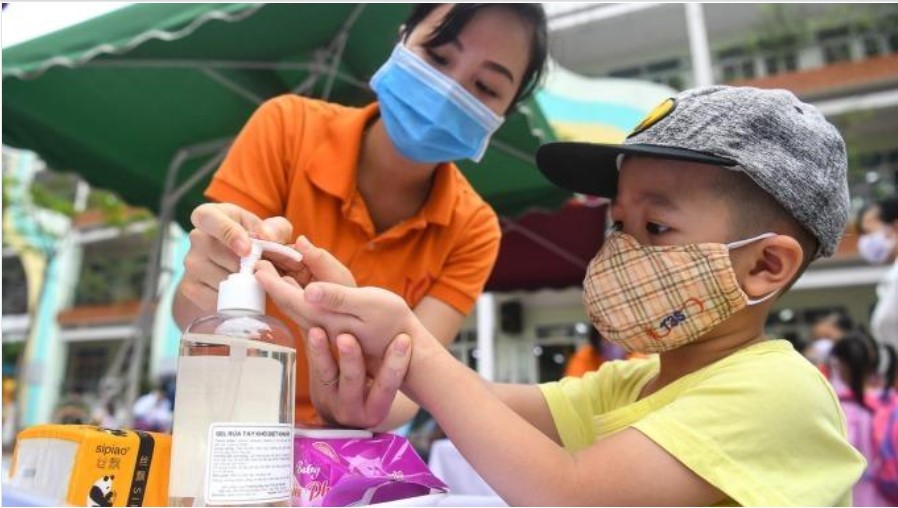 Cách nào giúp con không bị lây khi bạn chung lớp mắc cúm A?