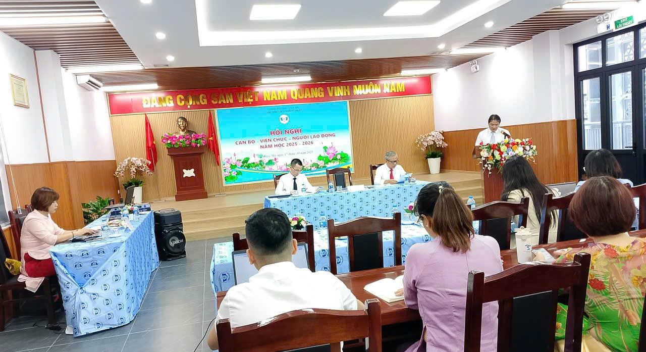 Trường THCS Thống Nhất tổ chức thành công Hội nghị cán bộ –  viên chức – người lao động năm học 2025 – 2026