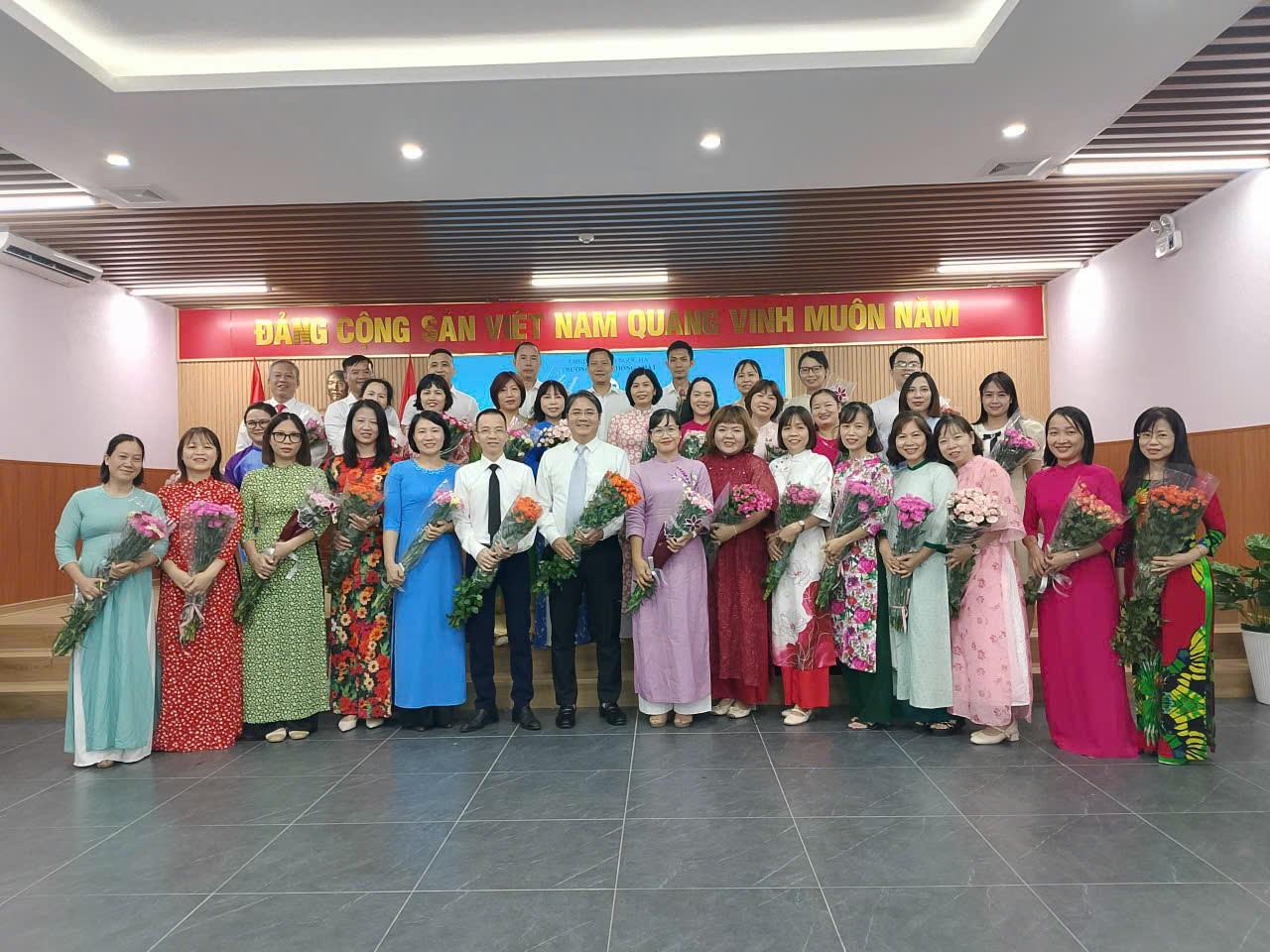 Tri ân và chia tay ba thầy cô giáo chuyển công tác – Những cánh chim mang tên Thống Nhất