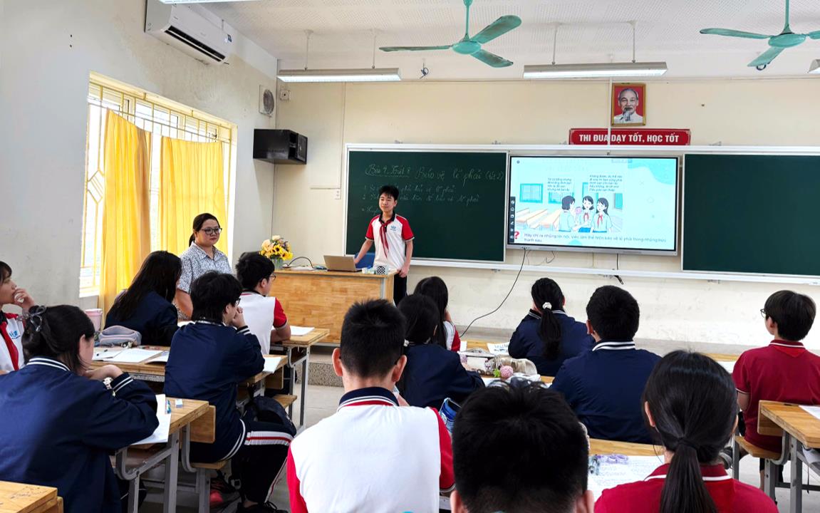 Giáo dục học sinh bảo vệ lẽ phải trong tiết chuyên đề GDCD 8 của cô giáo Nguyễn Thị Hương