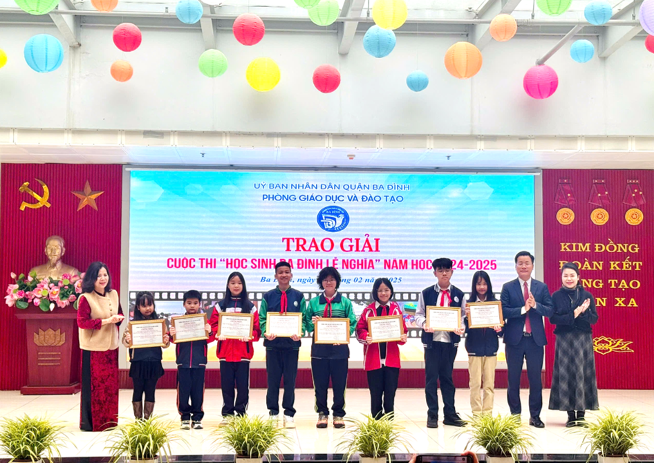 Trường THCS Thống Nhất đạt thành tích cao trong cuộc thi “Học sinh Ba Đình lễ nghĩa” năm học 2024-2025