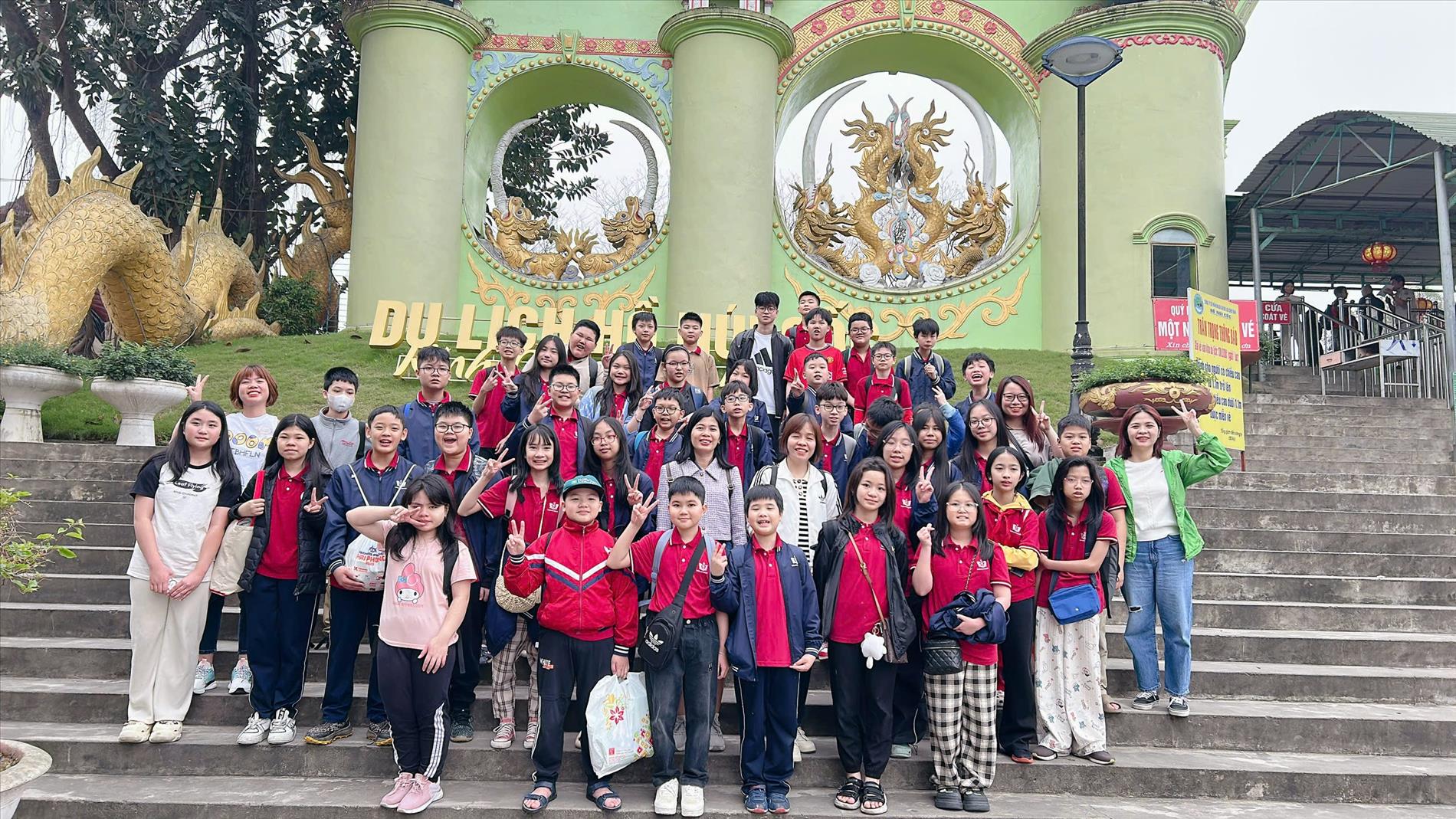 Trường THCS Thống Nhất dâng hương tưởng niệm liệt sĩ TNXP 915 và trải nghiệm tại Hồ Núi Cốc (tỉnhThái Nguyên)