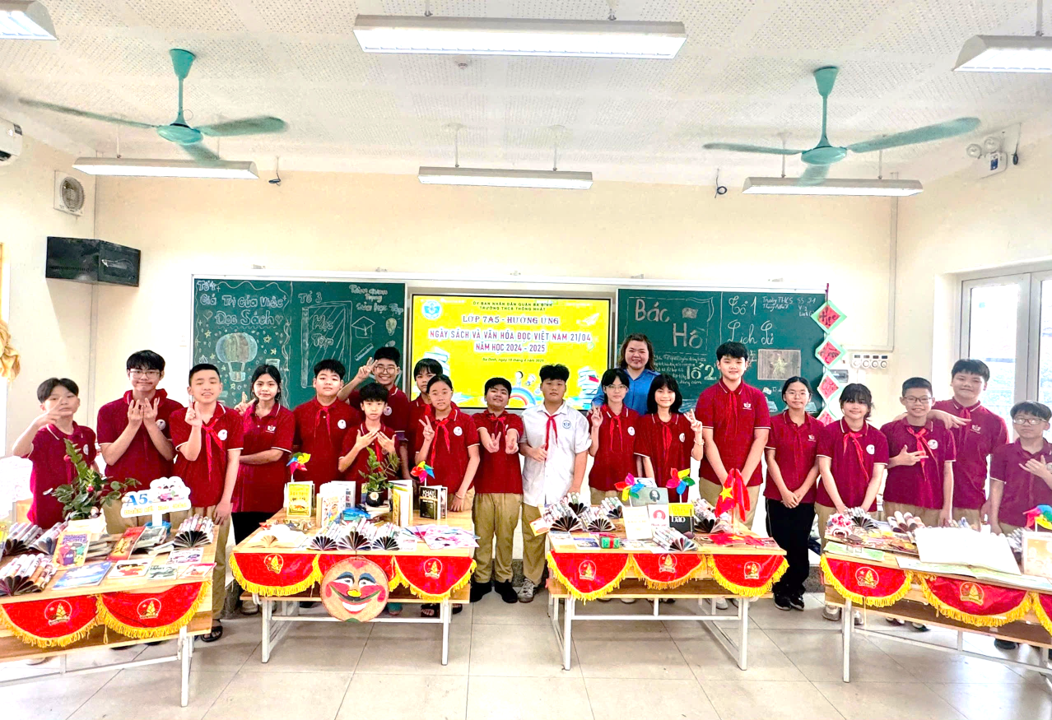 Chi đội 7A5 tích cực hưởng ứng "Ngày Sách và Văn Hóa Đọc Việt Nam 21/04"