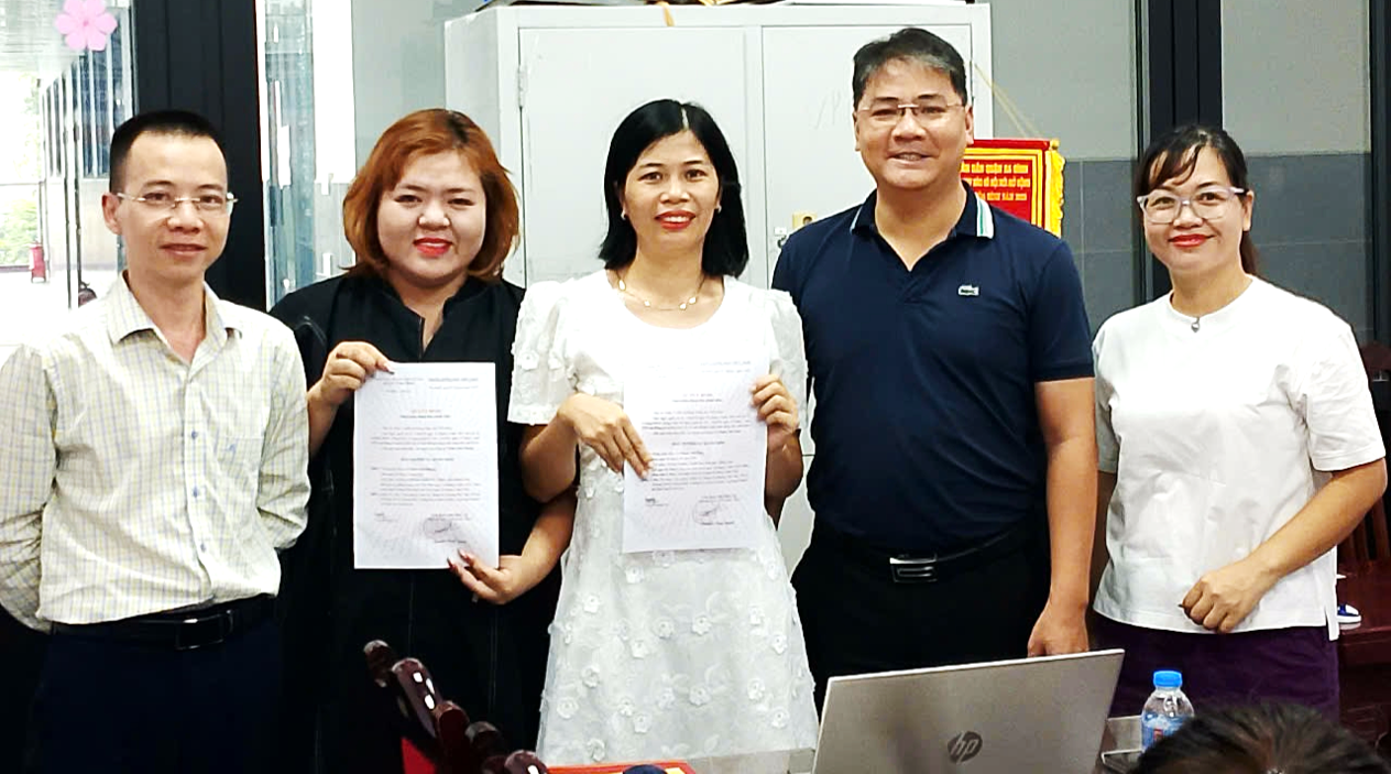 Công nhận Đảng viên chính thức cho hai đồng chí thuộc Chi bộ Trường THCS Thống Nhất