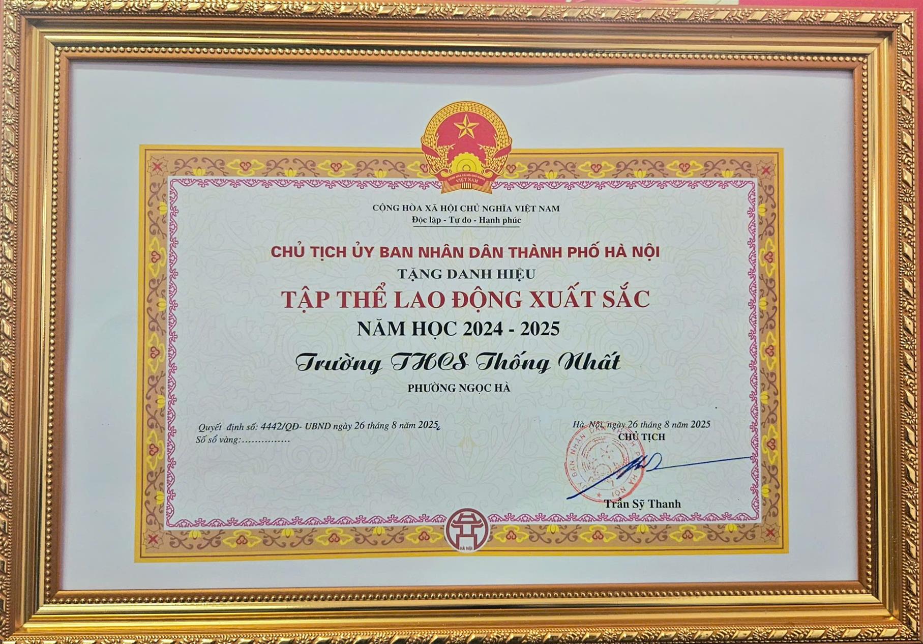 Trường THCS Thống Nhất vinh dự đón nhận Bằng khen “Tập thể Lao động Xuất sắc” năm học 2024 – 2025