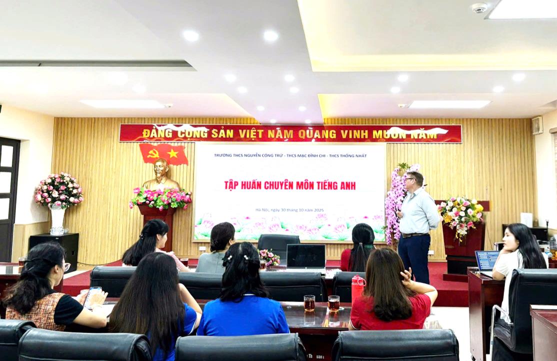 Giáo viên tiếng Anh trường THCS Thống Nhất tham gia tập huấn chuyên môn liên trường