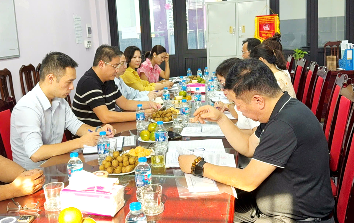 Liên tịch trường THCS Thống Nhất làm việc với Đoàn kiểm tra của UBND Phường Ngọc Hà